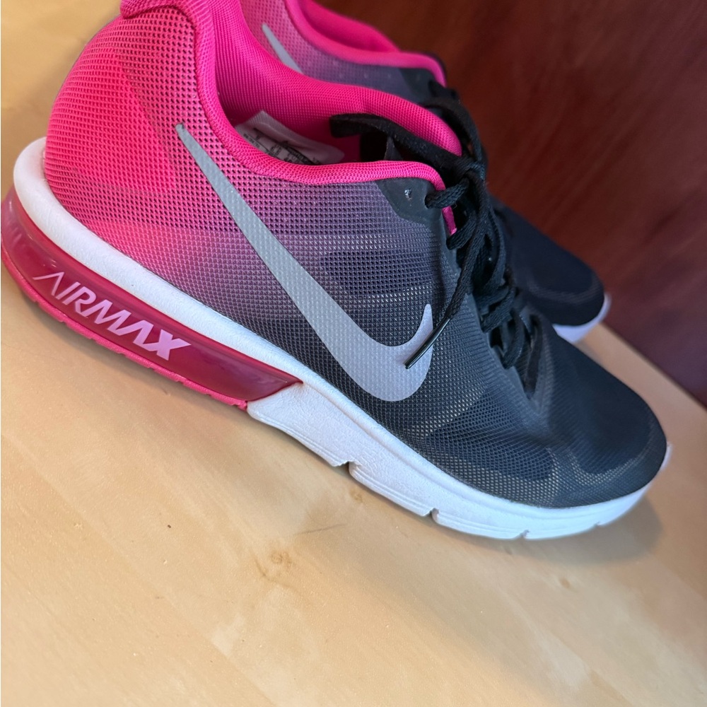 Nike Women's Air Max Black and Pink Athletic Shoes